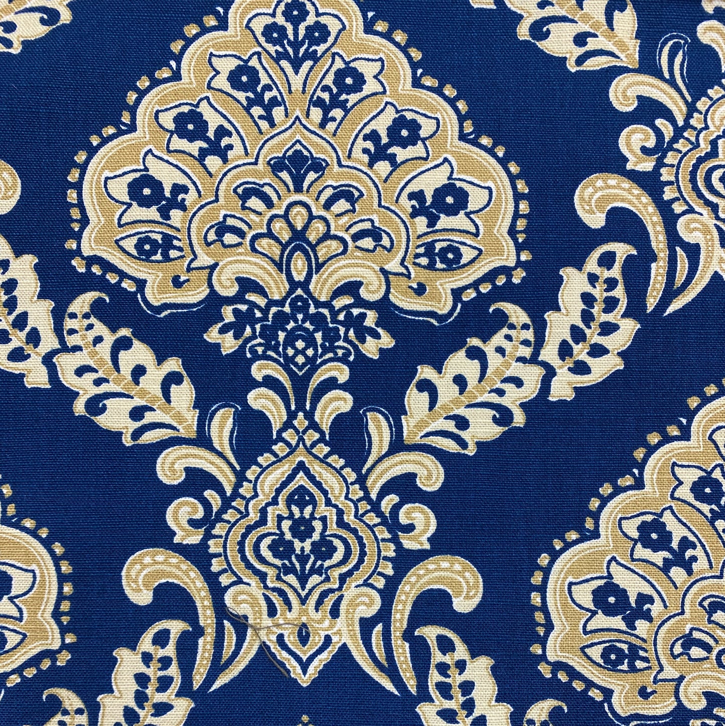Fabric - Babylon - 100% Polyester - V:11-7/8" H: 13-7/8" - Width 58"/59"