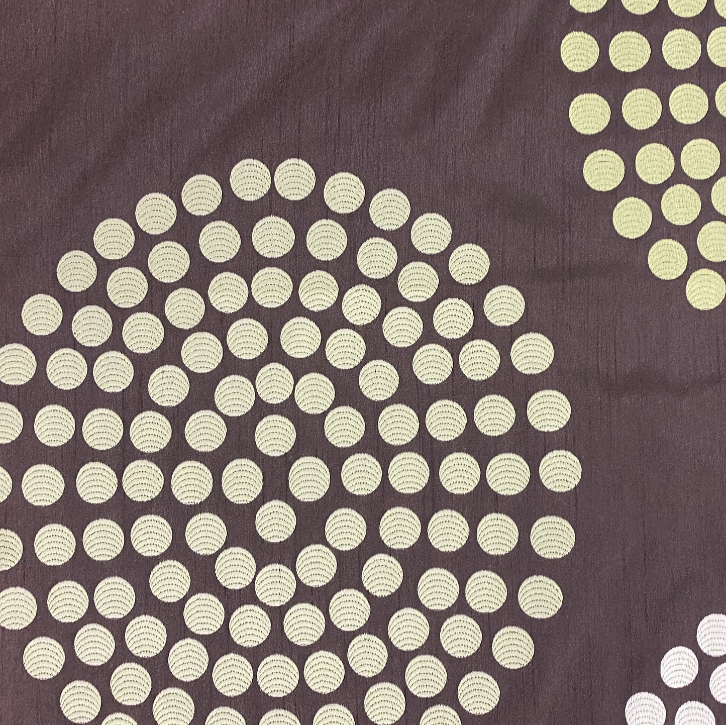 Fabric - Bedford - 100% Poly - Repeats V: 27-1/2" H:22" - Width: 59"